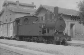 Locomotora de vapor nº4, de rodaje 1-3-0-T, en la estación de Medina de Rioseco, de los Ferrocarr...