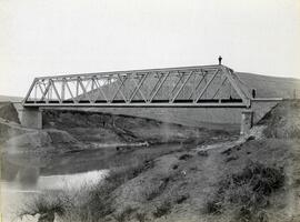 Puente metálico del Empecinado, en el km 65+595 de la línea de Valladolid a Ariza de la Compañía ...