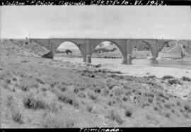 Puente de hormigón sobre el río Águeda, situado en el km 98,275 de la línea de Salamanca a Fuente...