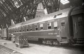 Coche cama 4635 de la Compañía Internacional Wagons Lits formando parte de una composición de una...
