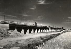 Vista del puente del km 2,665 de la línea de Sevilla a Huelva