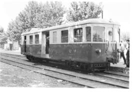 Automotor diésel Billard 2128 del ferrocarril económico de Reus a Salou, de vía estrecha y conoci...