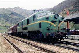 Locomotora eléctrica 7766 de la serie 7700 (Renfe 277)