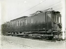 Automotor de corriente monofásica de la Compagnie des Chemins de fer du Midi, con bogies Brill 27...