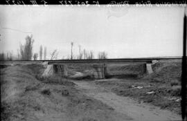 Pontón en el km 205,737 de la línea de Valladolid a Ariza, dentro del término de la provincia de ...