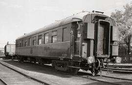 Coche restaurante WR 3569 de la serie 3562-3569 de la Compañía Wagons Lits detenido en la estació...
