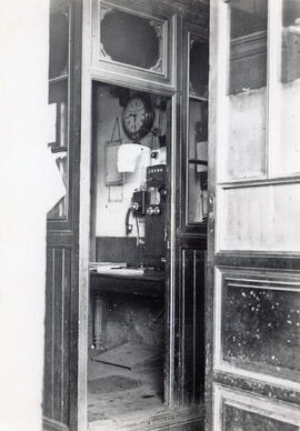 Gabinete de comunicaciones de la estación de Gijón de la línea de León a Gijón de RENFE