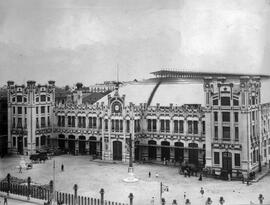 Fachada del edificio de viajeros de la estación de Valencia - Norte