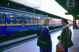 Viajeras en la estación de Madrid - Chamartín