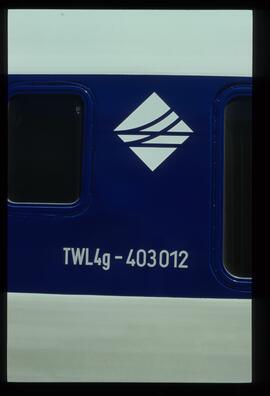 Detalle de la numeración del coche cama TWL4g - 403012 para Talgo Pendular o Talgo 4 en un lugar ...