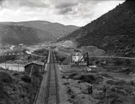 Obras de sustitución del puente métalico ferroviario de 4 tramos sobre el río Gallego existente e...