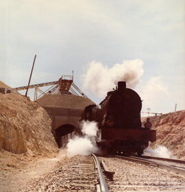 Salida de un tren de balasto