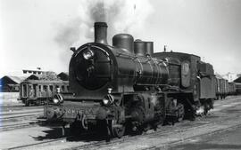 Locomotora de vapor de la serie 140-2100 de RENFE , fabricada por Saint Leonard en 1914 en la est...