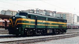 Locomotora de línea serie 318 - 019 - 7 (ex 1819)