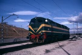 Locomotoras diésel - eléctricas de la serie 333 - 001 a 093 de RENFE, fabricadas por MACOSA entre...