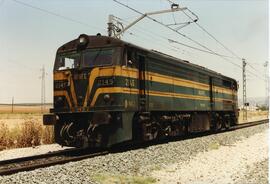 Locomotora diésel - eléctrica 321 - 045 - 7 de la serie 321 - 001 a 080 de RENFE, ex 2145 de la s...