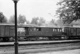 Coche de viajeros AABC 2101 de RENFE, ex Andaluces ABCDX f 1, con balconcillos y fabricado por Ni...