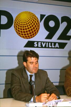 Retrato de Abelardo Carrillo en la presentación del AVE realizada en la Expo´ 92 de Sevilla