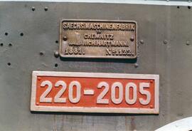 Placas de matriculación y construcción  de la locomotora de vapor 220 - 2005 de RENFE, ex Oeste n...