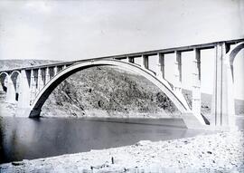 Viaducto de Martín Gil sobre el río Esla, en el km 23,043 de la línea de Zamora a La Coruña