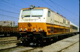 Locomotoras eléctricas de la serie 250 - 600 de Renfe. 1 a 8