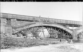 Sustitución del puente metálico de Aljucén, situado en el km 456,907 de la línea de Madrid a Bada...