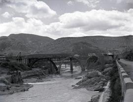 Obras de sustitución del puente métalico ferroviario de 4 tramos sobre el río Gallego existente e...