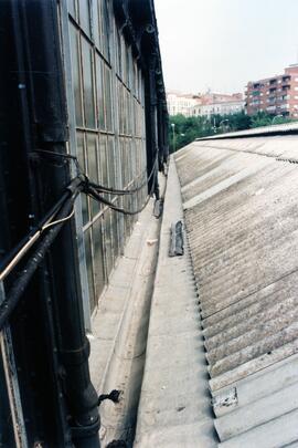 Estado de las cubiertas de la estación de Madrid - Delicias, actual sede del Museo del Ferrocarri...