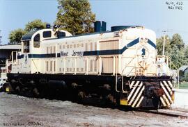 Vista de la locomotora diésel WJS-7804 (RS-3), apartada en Assumption, Illinois