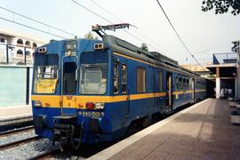Unidades eléctricas serie 440 construidas por Construcciones y Auxiliar de Ferrocarriles (CAF), W...