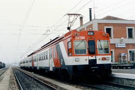 Unidades eléctricas serie 440 construidas por Construcciones y Auxiliar de Ferrocarriles (CAF), W...