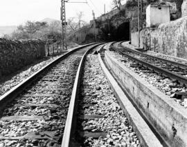 Entrada al túnel del Olimpo (Bilbao) de la Red de Ferrocarriles y Transportes Suburbanos de Bilbao