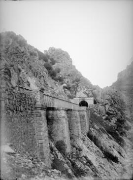 Puente del Muro de Despeñaperros, situado en el km 272,136 de la línea Alcázar-Manzanares-Córdoba...