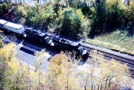 Vista del tren nº 1, circulando hacia Noth Bound. En cabeza las locomotoras diesel BN-8045 (SD40-...