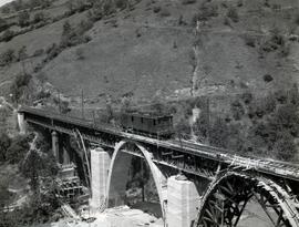 Viaducto de Las Puentes, en el km 96,965 de la línea de León a Gijón