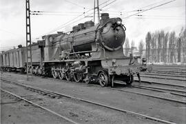 Locomotora de vapor en la estación de León