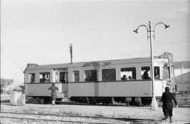 Automotor térmico diésel nº 9156 de la línea de Valencia a Cullera, (ex Norte WMD 32), y fabricad...
