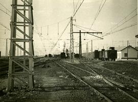 Ménsula para tres catenarias en la estación de clasificacion de Las Matas en Madrid