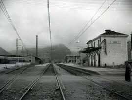 Estación de Los Corrales de Buelna de la línea de Venta de Baños a Santander