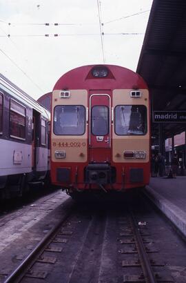 Automotores eléctricos de la serie 444 de RENFE, conocidos como electrotrenes, coches motores 9 -...