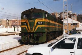 Locomotora diésel - eléctrica 321 - 019 - 2 de la serie 321 - 001 a 080 de RENFE, ex 2119 de la s...