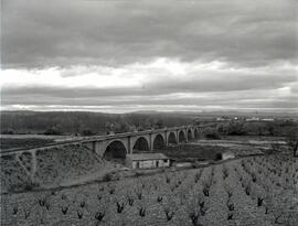 Puente de Marcilla sobre el río Aragón, en el km 111,242 de la línea de Zaragoza a Alsasua