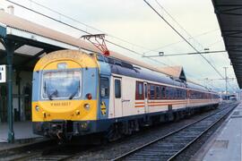 Electrotrenes serie 444-500, construidos por Construcciones y Auxiliar de Ferrocarriles (CAF) y M...