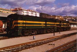 Locomotora diésel - eléctrica 321 - 045 - 7 de la serie 321 - 001 a 080 de RENFE, ex 2145 de la s...