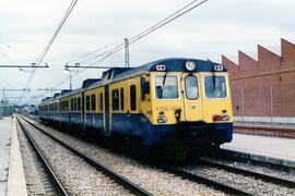 Automotores diésel de la serie 592, 593 y 596 de RENFE, conocidos como "Camellos"