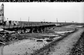 Puente de hormigón de la Ribera de Nicoba, situado en el km 101,034 de la línea de Sevilla a Huel...