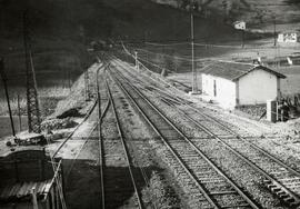 Vista general de la ampliación de vías, por el lado de Madrid, realizada en la estación de Legorr...