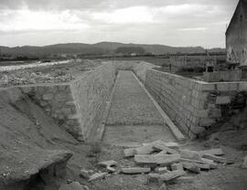 Paso superior del ferrocarril sobre el camino de acceso a la estación de Vilagarcía de Arousa. Lí...