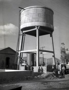 Instalación del sistema depurador de aguas "Nise" en el depósito de agua de la estación...