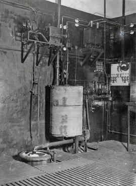 Stand de regeneración de potasa del laboratorio de trenes de la estación de Barcelona-Término de ...